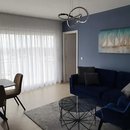 Old Town And Sea View Apartment