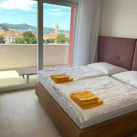 Old Town And Sea View Apartment *
